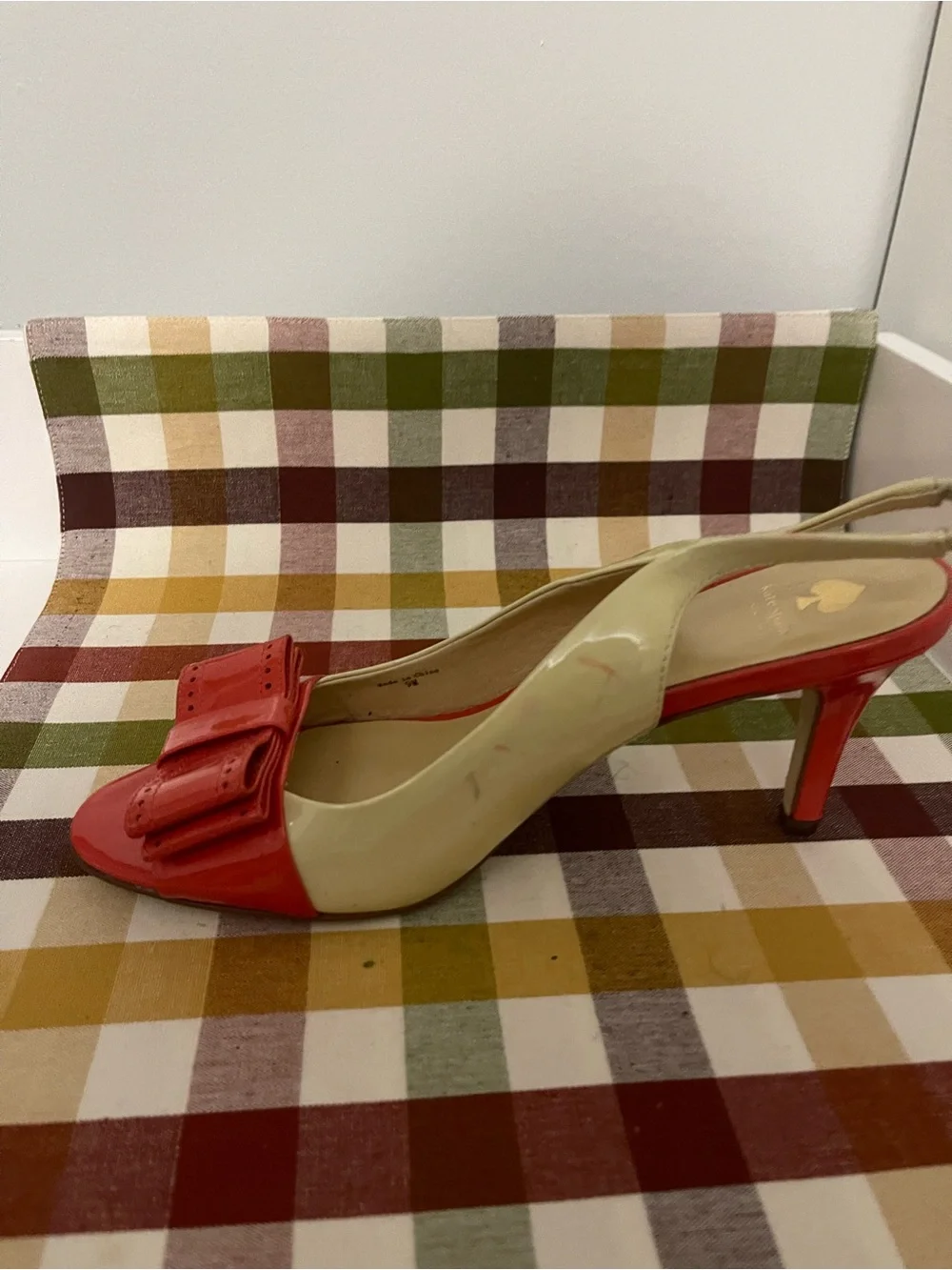 Kate Spade NY Patent Leather Slingback Bow Heels – Coral & Cream – Size 9